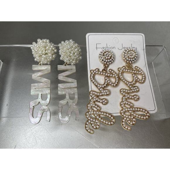 Bride & MRS Statement Earrings Beaded Faux Pearl Bridal Bachelorette Set Of 2 - Picture 1 of 3